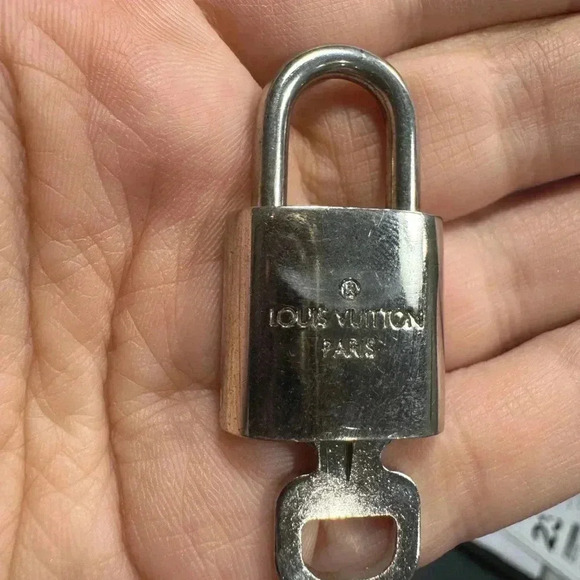 LV Silver Lock and Key in Dust Bag - Picture 5 of 5